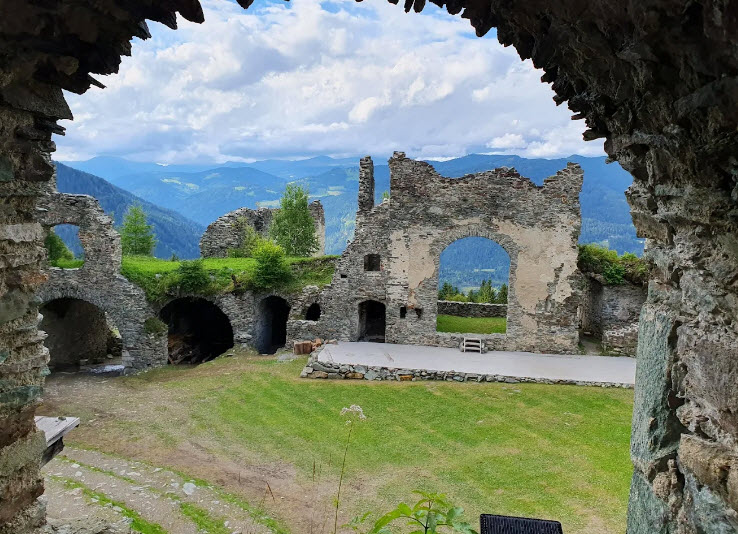 Burgruine Steinschloß, Mariahof, Austria, Austria